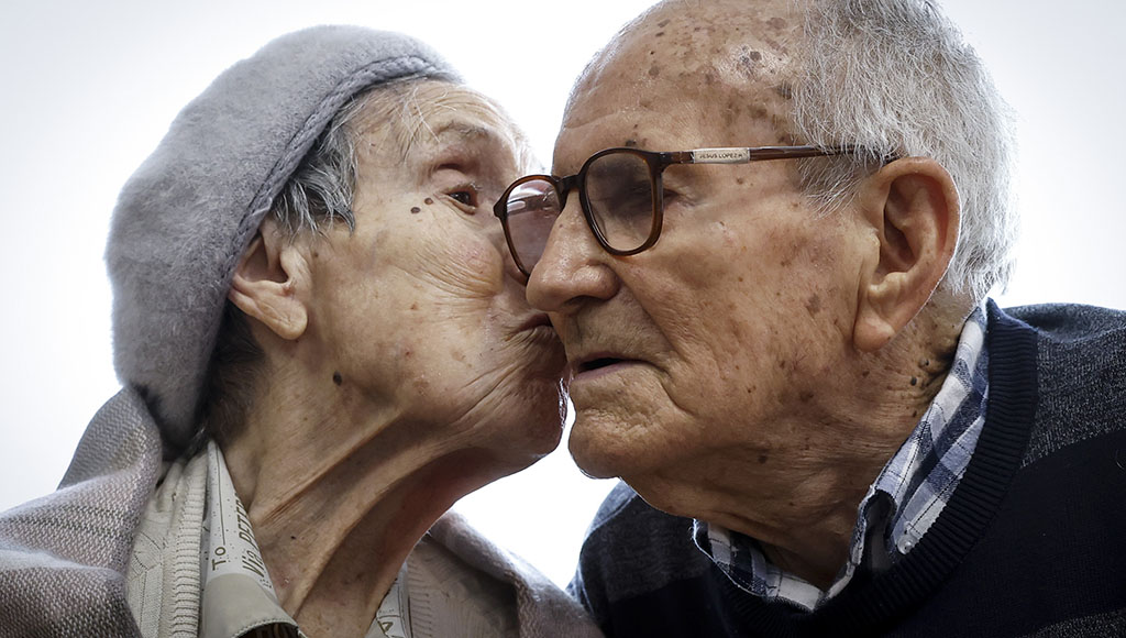 Día Internacional del Beso (13 de abril)